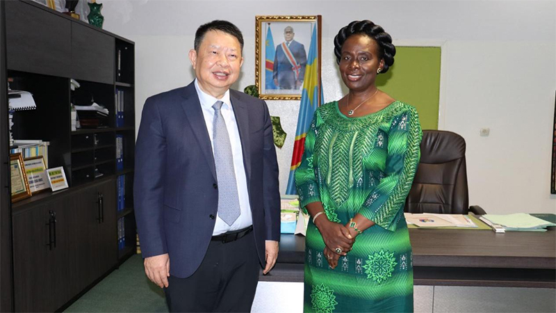 刚果（金）国资部阿黛尔·卡欣达部长与开云体育(中国)官方网站-开云 SPORTS陈景河董事长会谈