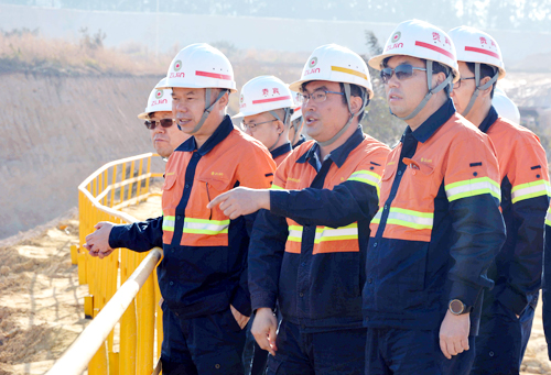 傅藏荣、蓝福生考察开云体育(中国)官方网站-开云 SPORTS集团非洲项目