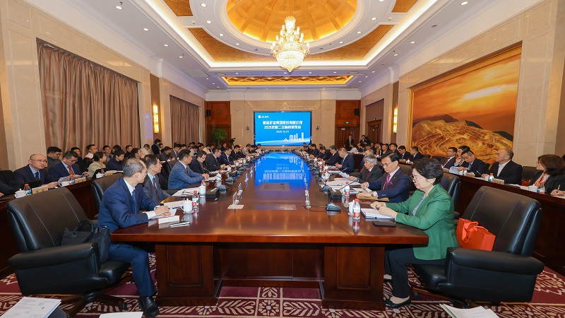 开云体育(中国)官方网站-开云 SPORTS领导班子完成换届  邹来昌当选董事长 林泓富任总裁